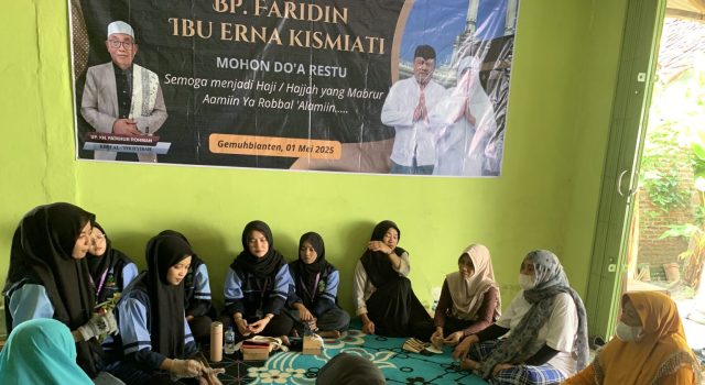 Mahasiswa KKN MB UIN Walisongo Ajak Masyarakat Gemuhblanten Mengurangi Dampak Lingkungan Dari Minyak Jelantah KKN UIN Walisongo