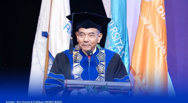Sukses Gelar Wisuda III dan Dies Natalis VI: UNDIRA Tegaskan Komitmennya Bangun Generasi Unggul di Era Digital Rektor Undira