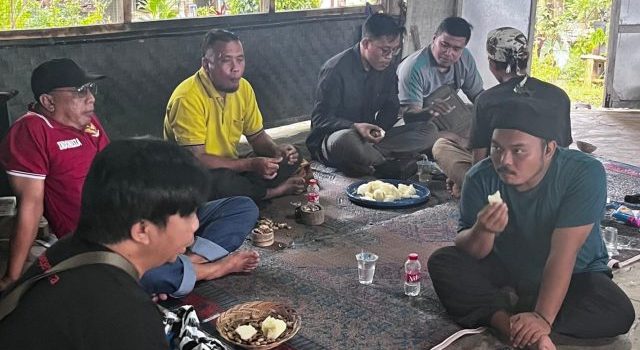 Konservasi Mata Air Berbasis Budaya oleh Komunitas Dharma Bhakti Patanjala: Solusi Alamiah Murah untuk Menyerap dan Menjaga Karbon konservasi e1762242598716
